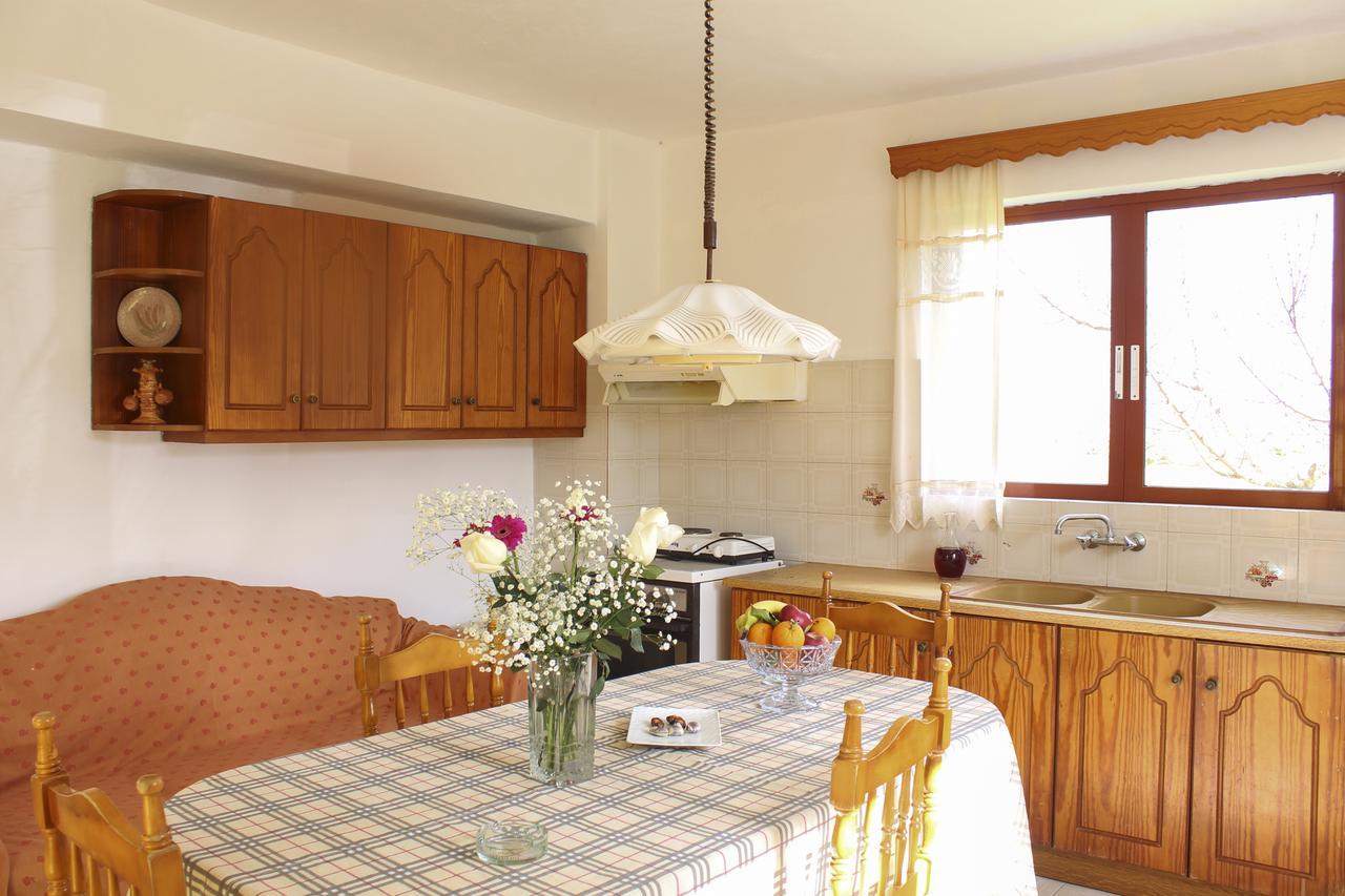 Pelagion II Sea Coral - Beachfront Holiday Home 킵셀리 외부 사진